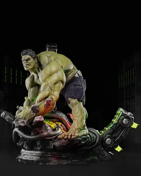 Hulk Sculpture thumbnail 2