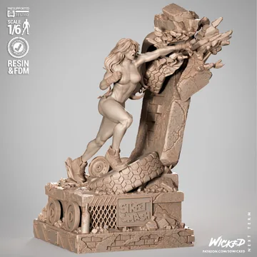 She Hulk Sculpture thumbnail 1