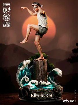 Larusso Sculpture thumbnail 1