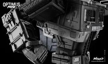 Optimus Prime Sculpture thumbnail 3