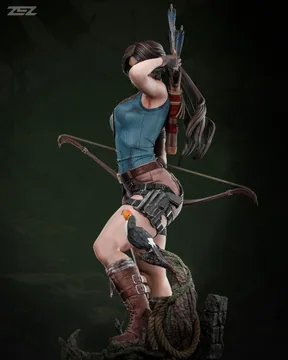 Lara Croft Sculpture thumbnail 5