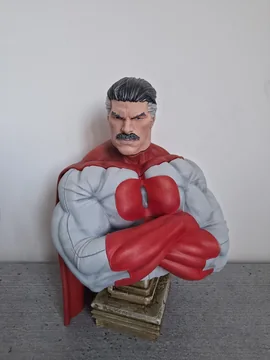 Omni-Man Bust thumbnail 4