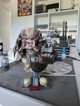 Predator Bust thumbnail 2